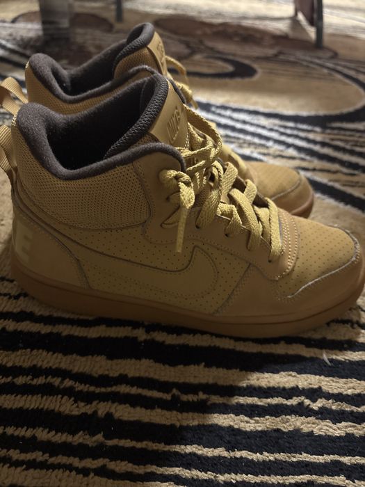 Nike Court Borough MID 37,5