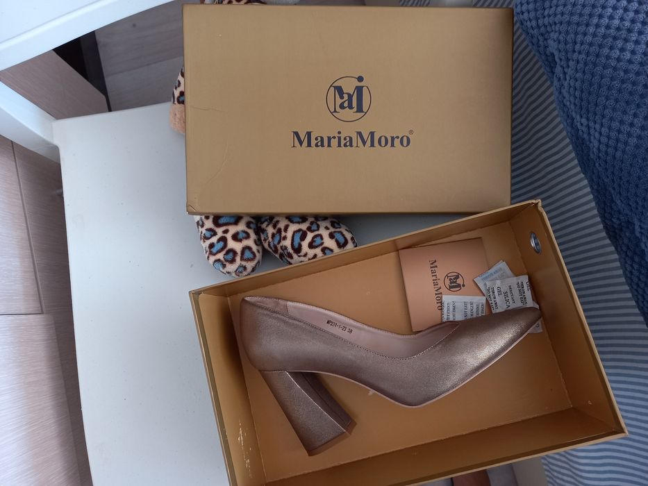 Продам туфли босоножки