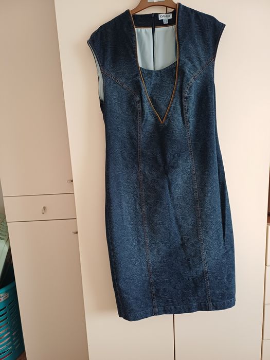 Дамска дънкова рокля с подплата.