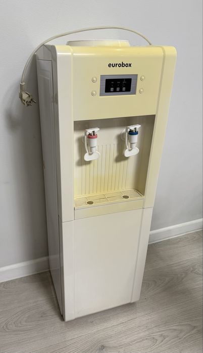 Продам диспенсер б/у