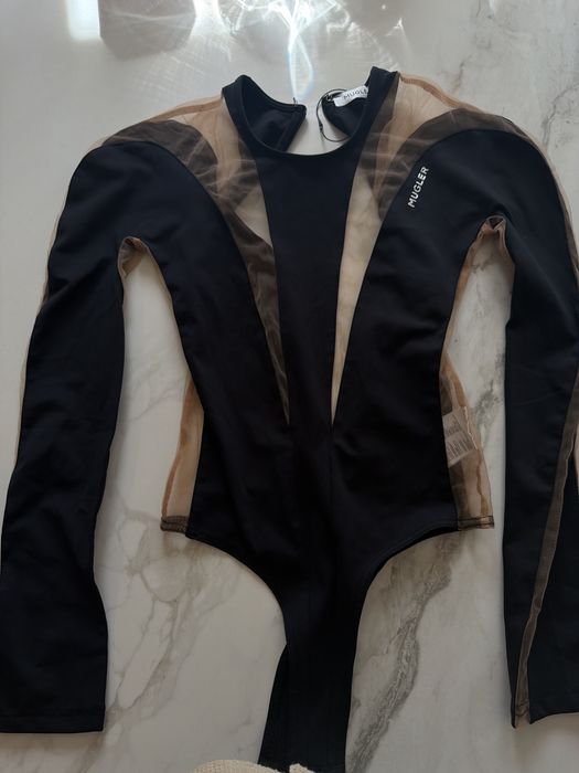 Боди Mugler      .