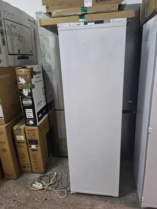 Frigider incorporabila Beko BSSA315E4FN, 309 l, Clasa D, HarvestFresh, Door open buzzer,Dairy H 177.5 cm!