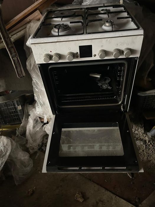 Продам газ плиту