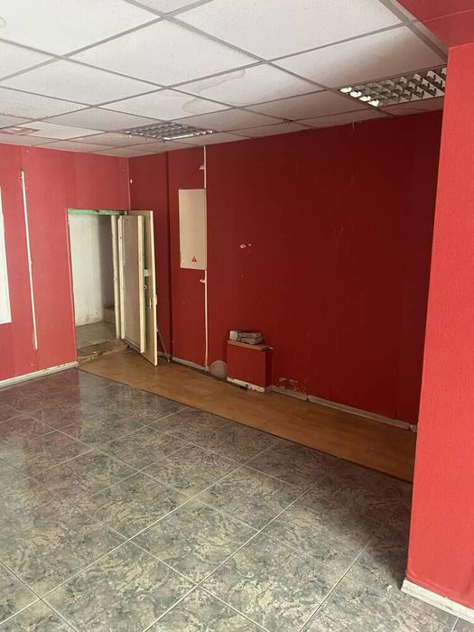 Дава се под наем Магазин в Бургас, Център - 50 кв.м за 714 € - Снимка #1