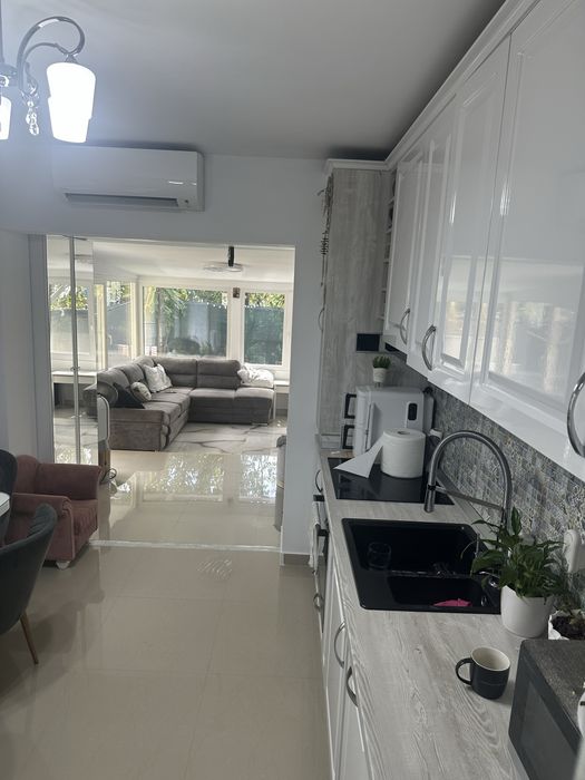 Vând apartament (case însiruite) direct proprietar