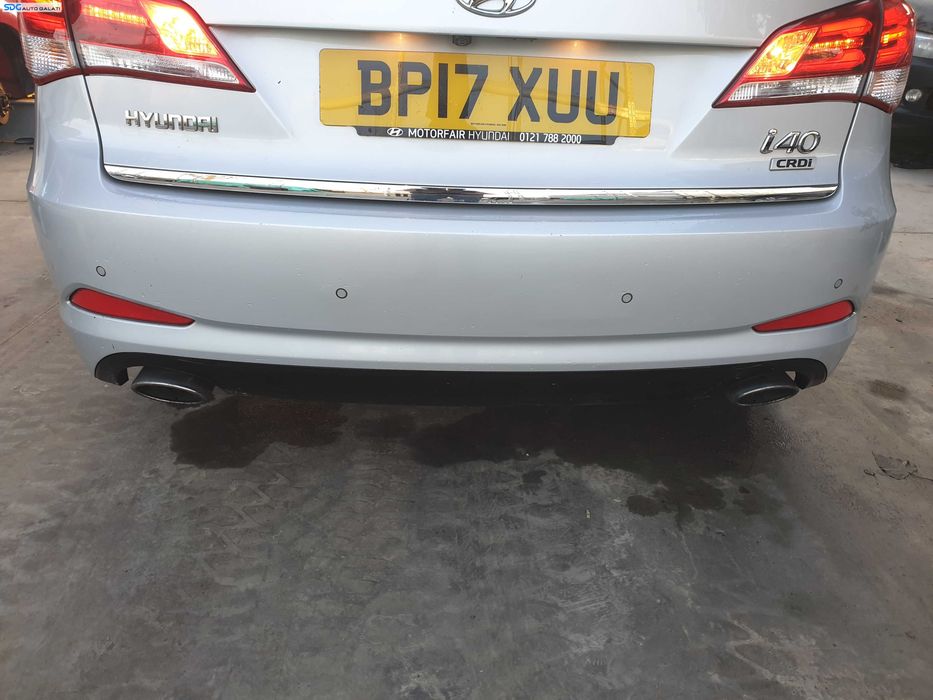 Bara Spoiler Spate cu Locas Pentru Senzori de Parcare Hyundai i40 Sedan Berlina 2014 - 2019 Culoare T8T [K9534]