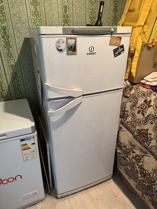 Холодильник indesit