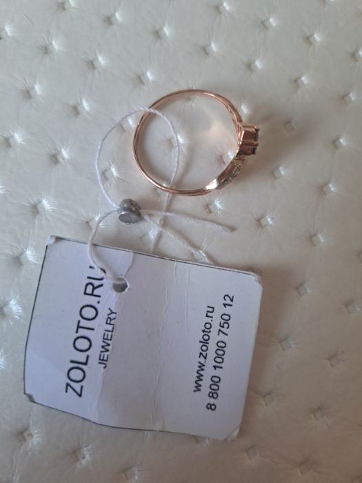 Продам золотое кольцо