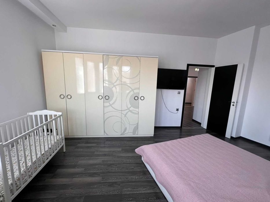 Тристаен апартамент - до хотел Черно море , пл. Севастопол