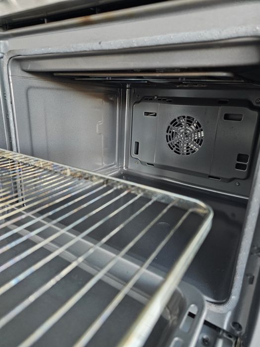 Фурна за вграждане с индукционен плот BOSCH