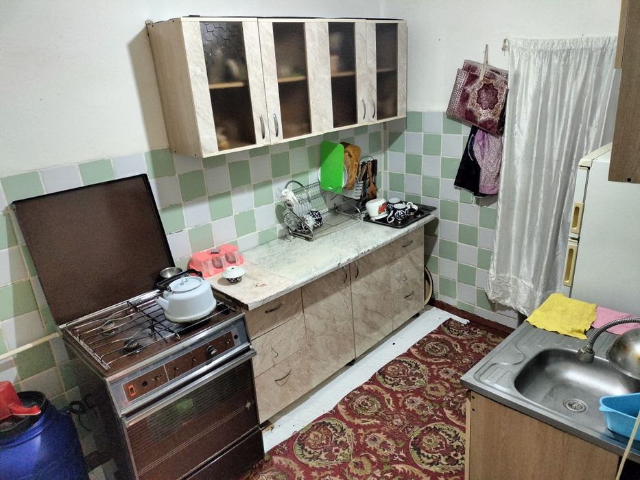 Уй сатылады, Тахияташ центрда жайласкан, базарга жакын, 4.5 сотка