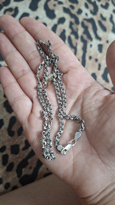 Kumush zanjir sotiladi
