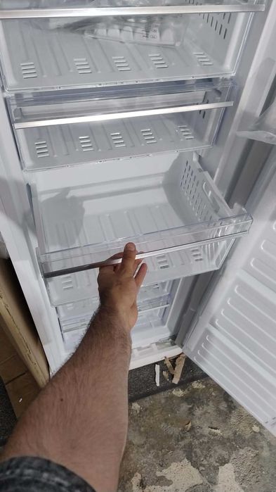 *ПРОМО* Чисто нов Вертикален Фризер за вграждане Gram  Fresh 3000 No Frost 6 чекмеджета 177.5 см