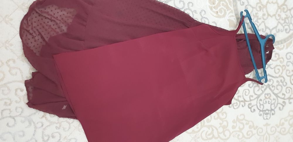 Платья  цена 2000