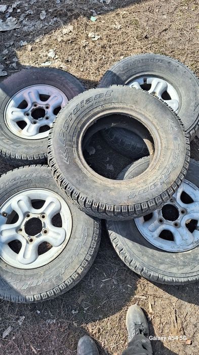 Продам диски с резиной 235,75,15