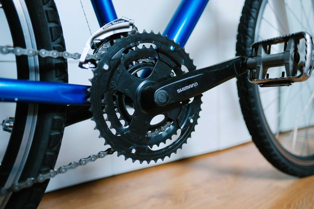 Bicicleta Trekking roti 28, frane hidraulice, echipata shimano. Cross Country