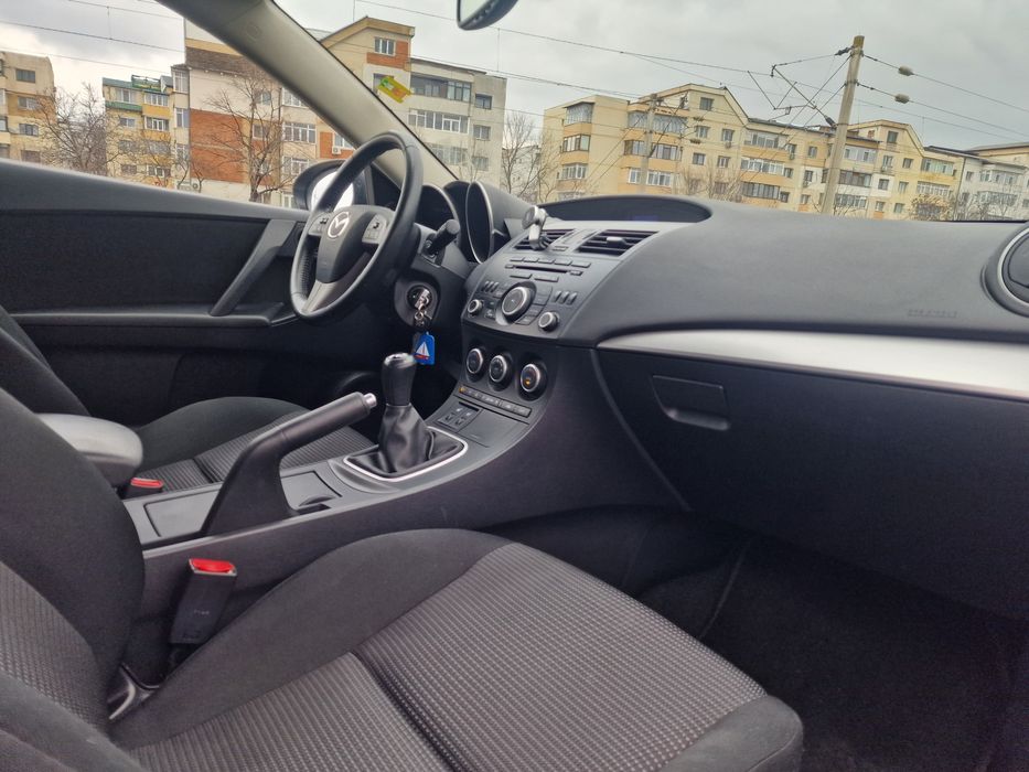 Mazda 3 Facelift 2013 / Superba // 95000Km /1.6 Benzina /  Garantie