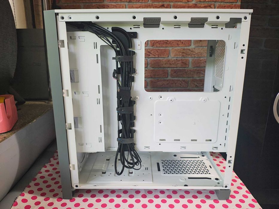 Carcasa PC Corsair 4000D Airflow White.