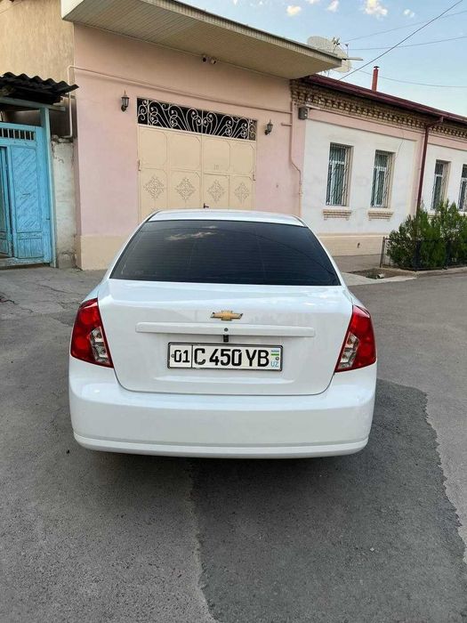Продаётся Chevrolet Lacetti 1.6 AT