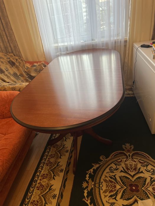 Продам стол 2 м, есть механизм 2,4 м . Дерево из малайзии