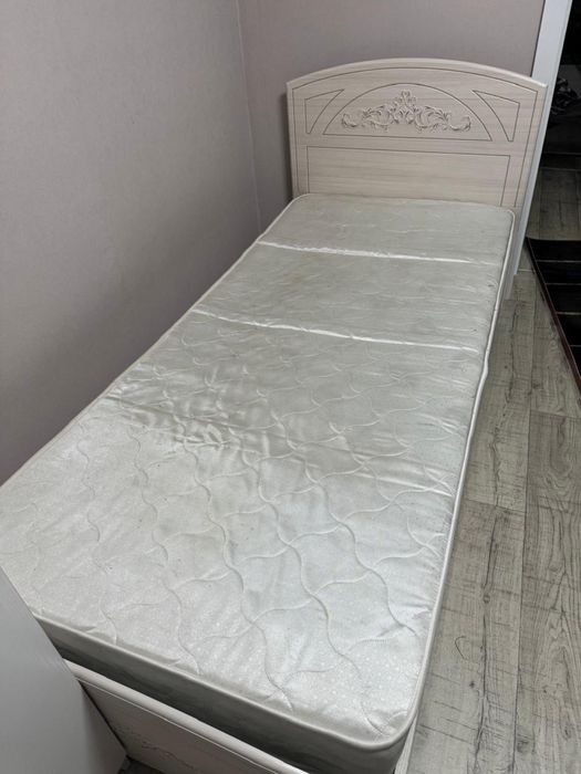 Продам кровать 1,5