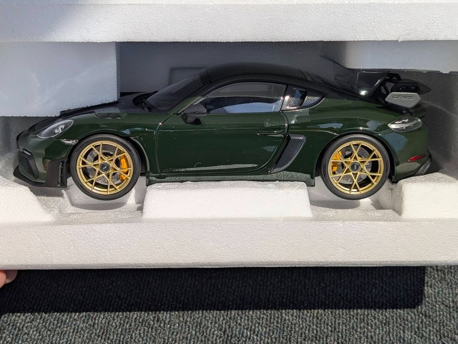 Norev Porsche Cayman GT4 RS 1:18 sigilat