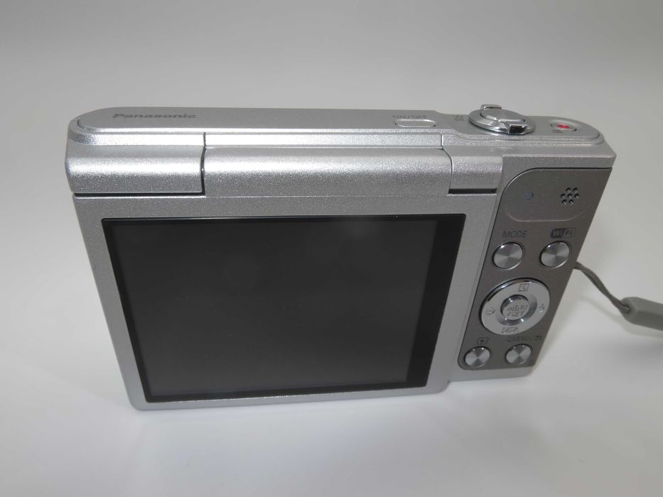 Panasonic Lumix DMC SZ10 ултра компактен цифров фотоапарат със селфи флип екран, дигитална камера с Leica оптика, като нова, работи отлично