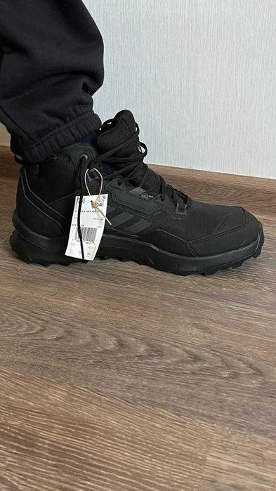 Кроссовки фирменные Adidas Terrex