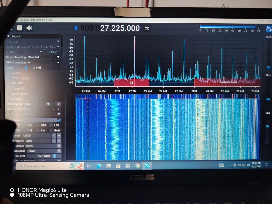 SDR6 HTOOL nou (100kHz-30MHz ; 25MHz-1,7GHz)