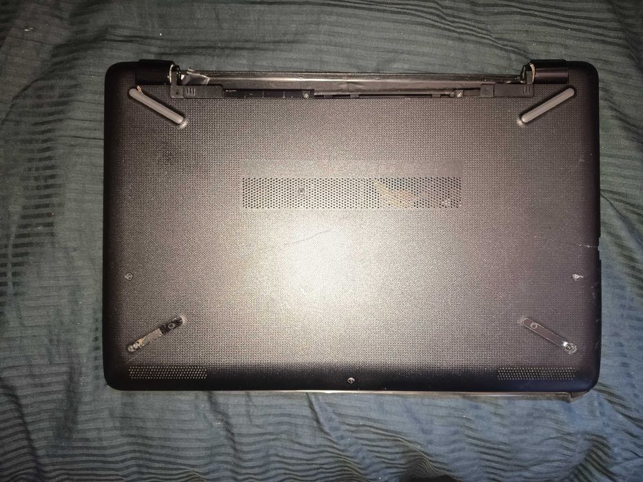 Laptop HP Pavilion 15, light gaming gen 8 Core i5 8250u, video Radeon R5 M330 2gb, ram 8gb ddr4, ssd 256gb, display full HD