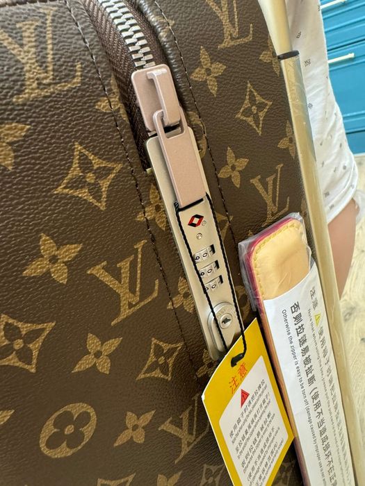 Чемодан Horizon 55 cm LV Louis Vuitton