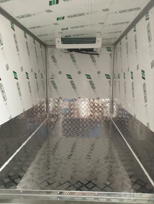 Refrigerator hanadelnik