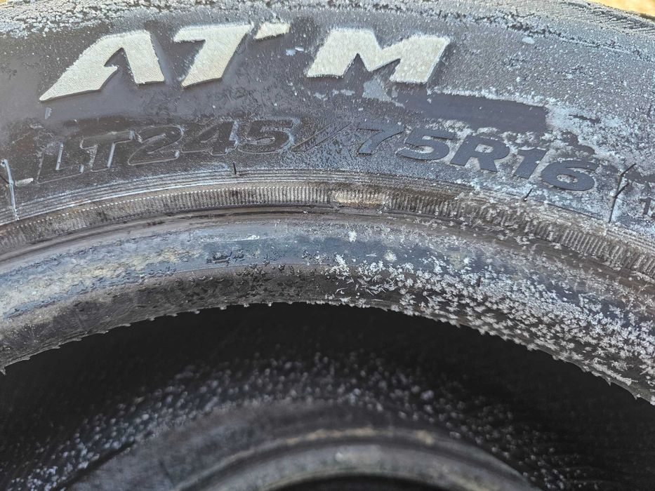 Гуми за джип в добро състояние