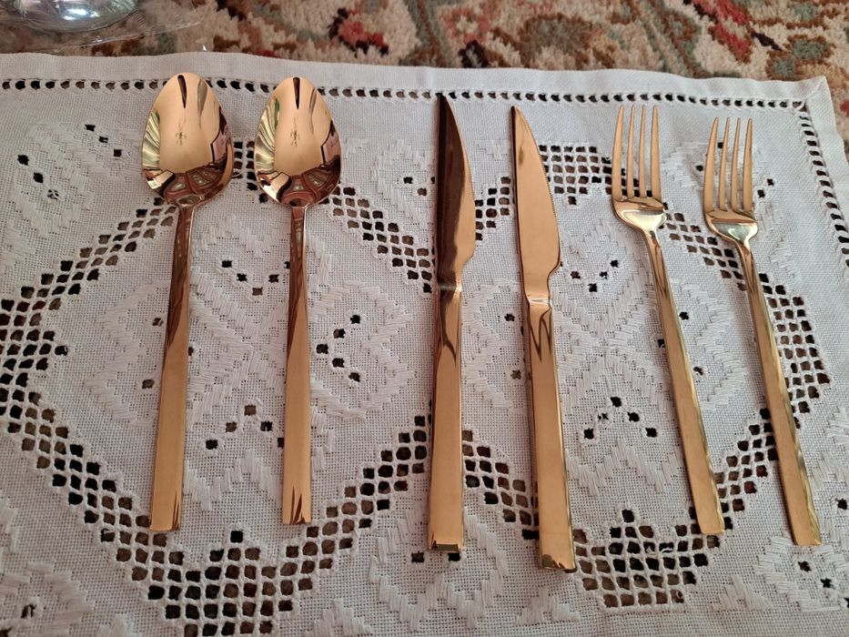 Set tacâm auriu din oțel inoxidabil, două persoane (18/10)
