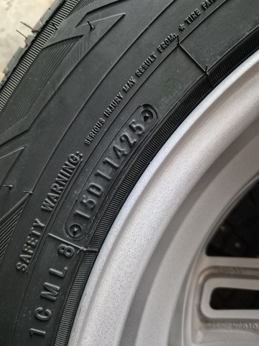 Продам диски с шинами 235/65 r17