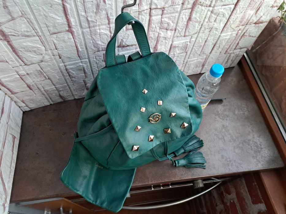 дамска раница Mezzanotte,маркова чанта,зелена кожена раница-етествена