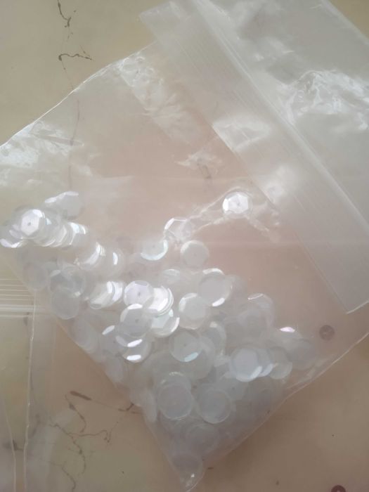 Различни пайети за шиене