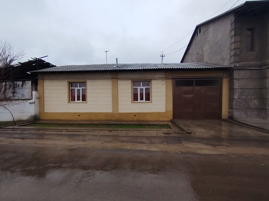 Sergeli Qumariqda 4 sotixli hovli sotiladi! 6 xona