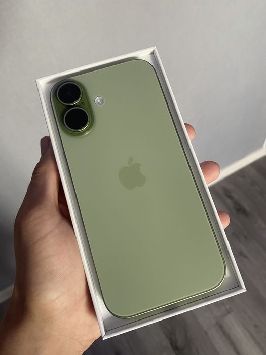 iPhone 17 256 GB Green (зелёный)