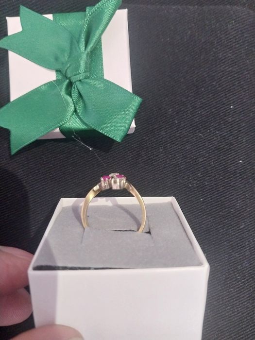 Кольцо с бриллиантами