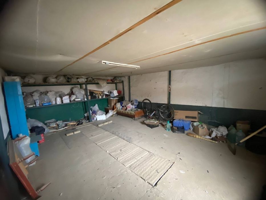 Продаеться  Гараж                    Договорная