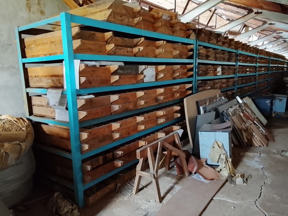 Продам стеллажи под товар,ТМЦ