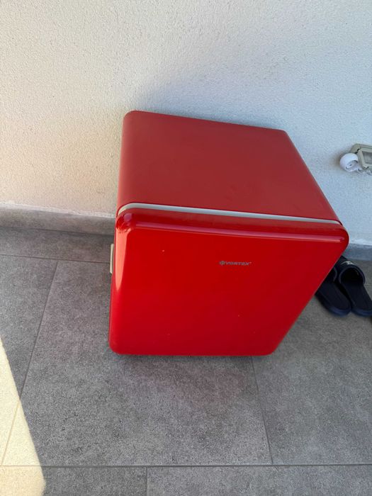 Mini frigider Vortex 47L rosu minibar