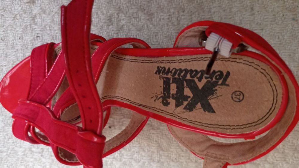 Дамски сандали от естествена кожа