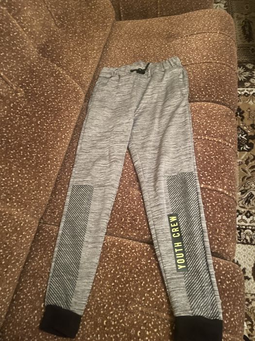 Лот от три неща- 2 горни суитчъри и 1 долнище