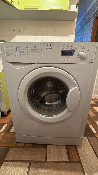 Продам машинку, б/у, не работает