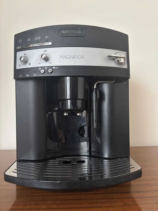 Aparat Expresso Delonghi Magnifica