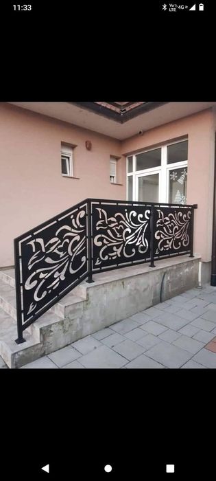 Balustrada din tablă decupată.