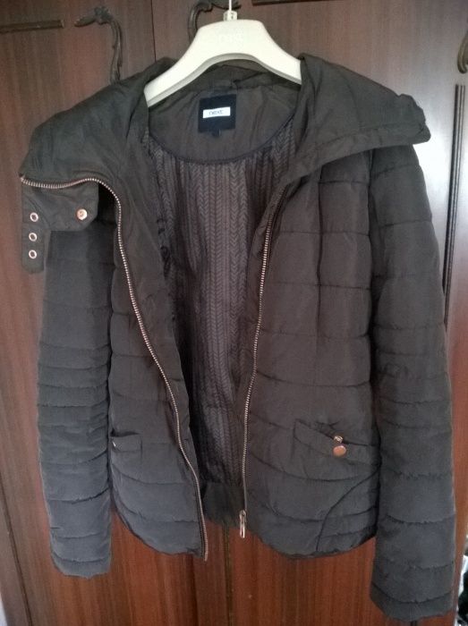 Кафяво яке с качулка