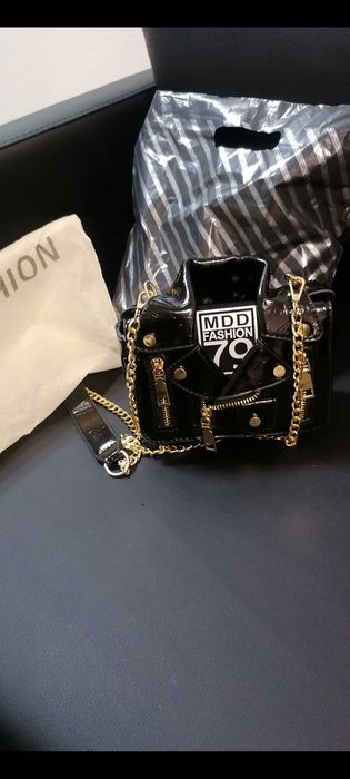 Чанта яке лачена